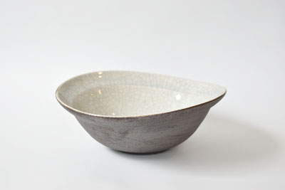 白×黒　たわみ鉢